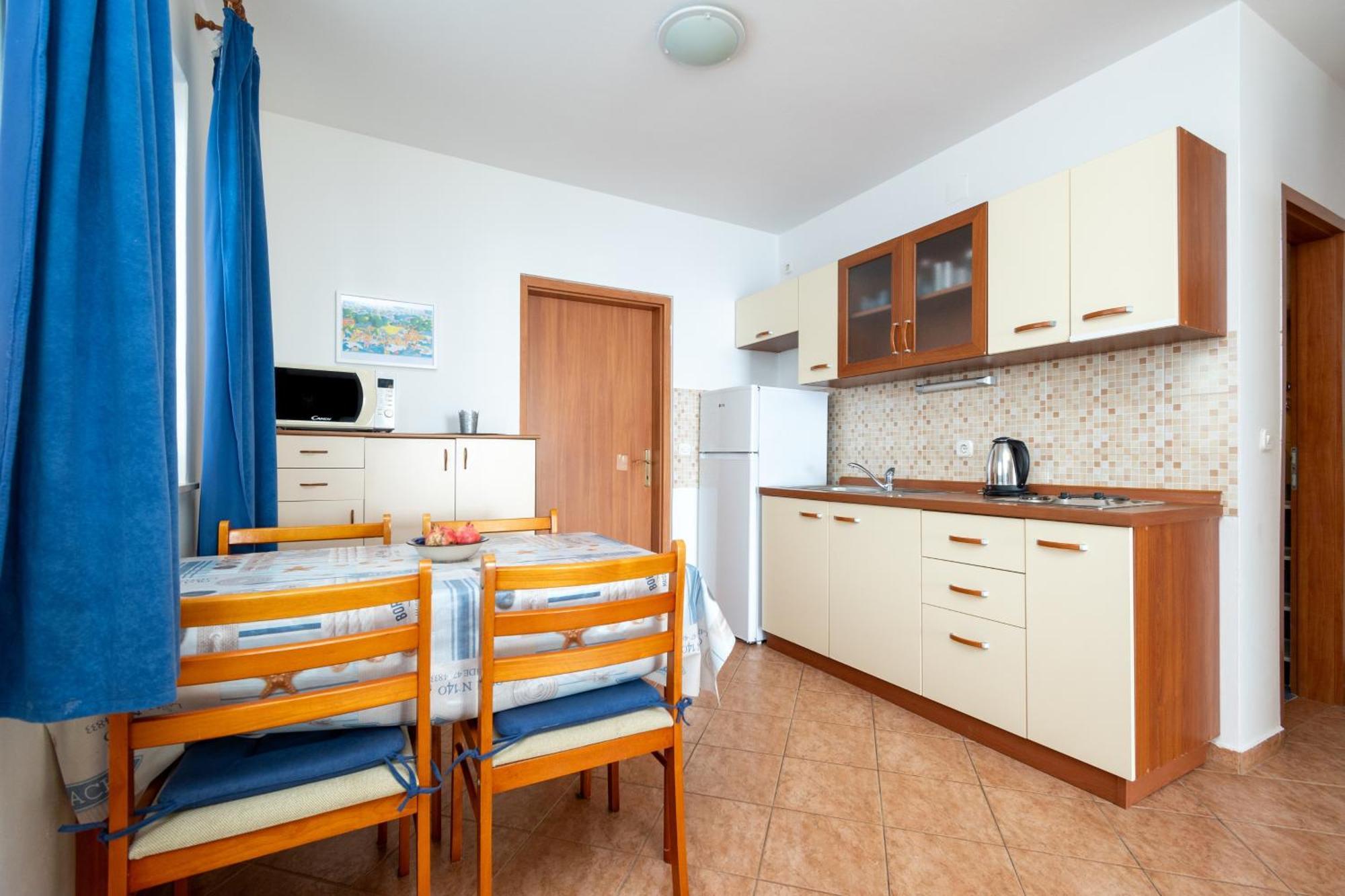 Apartments By The Sea Mandre, Pag - 4092 Kolan Esterno foto